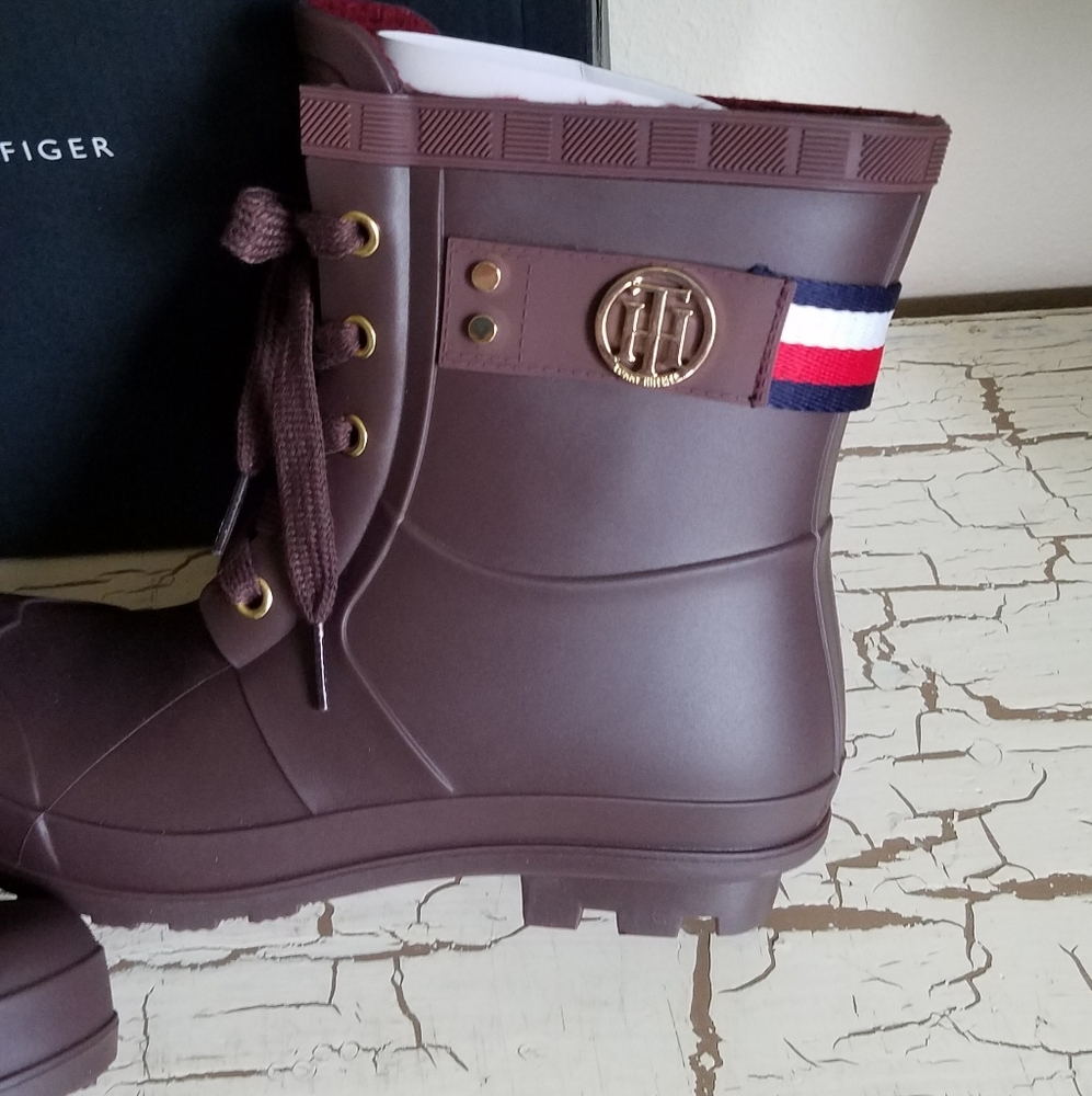 NEW Tommy Hilfiger 6 Waterproof Boot Red Trineti - Picture 10 of 13